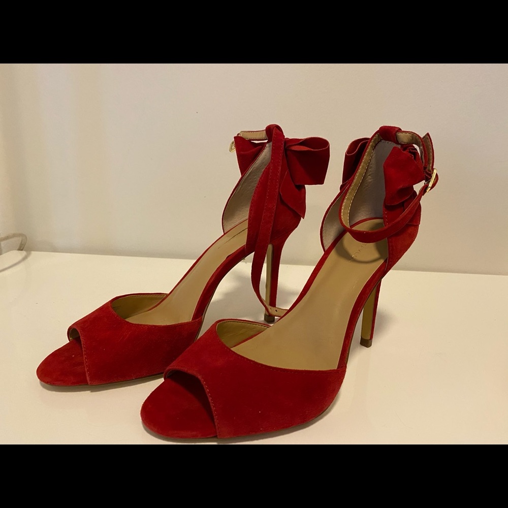 Ann Taylor red suede heels. Size 7.5. New w/o tags